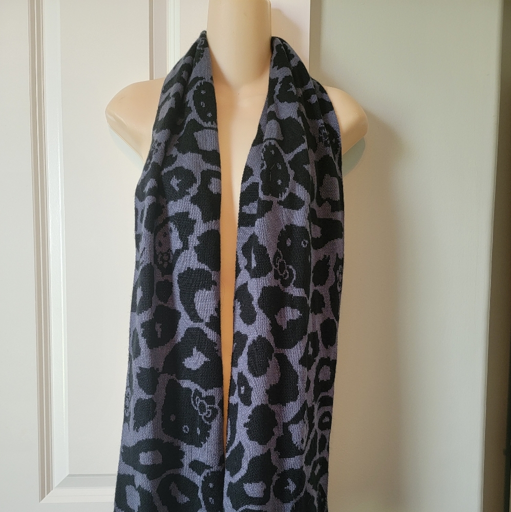 Hello Kitty knitted scarf!